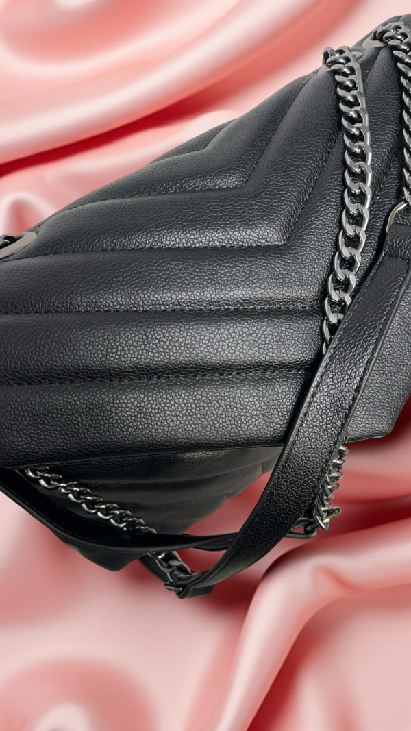 Schwarze Tasche – elegant & geräumig – Bild 5
